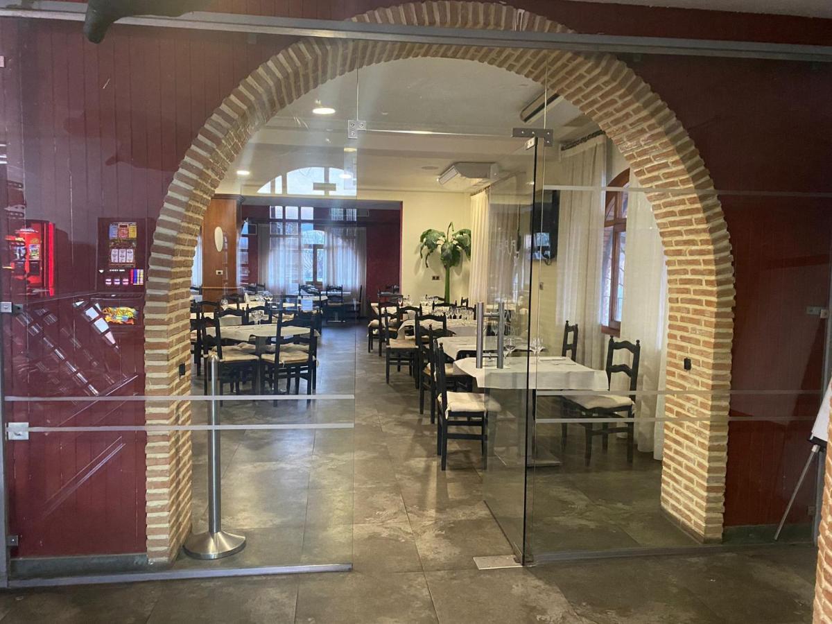 Hostal El Botero 몬레알델캄포 외부 사진
