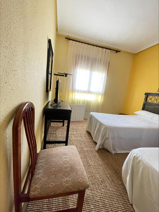 Hostal El Botero 몬레알델캄포 외부 사진