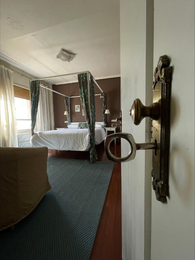 Hostal El Botero 몬레알델캄포 외부 사진